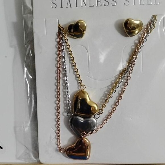 NEW- LAYERED CHAIN -SET HEART THEME - Picture 2 of 4